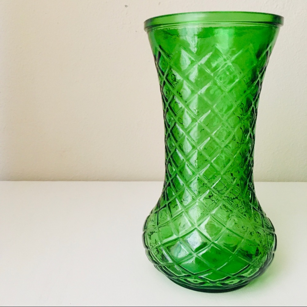 LP Vintage 70s Hoosier Emerald Green Vase | Diamond Cut Lattice Marked 4086